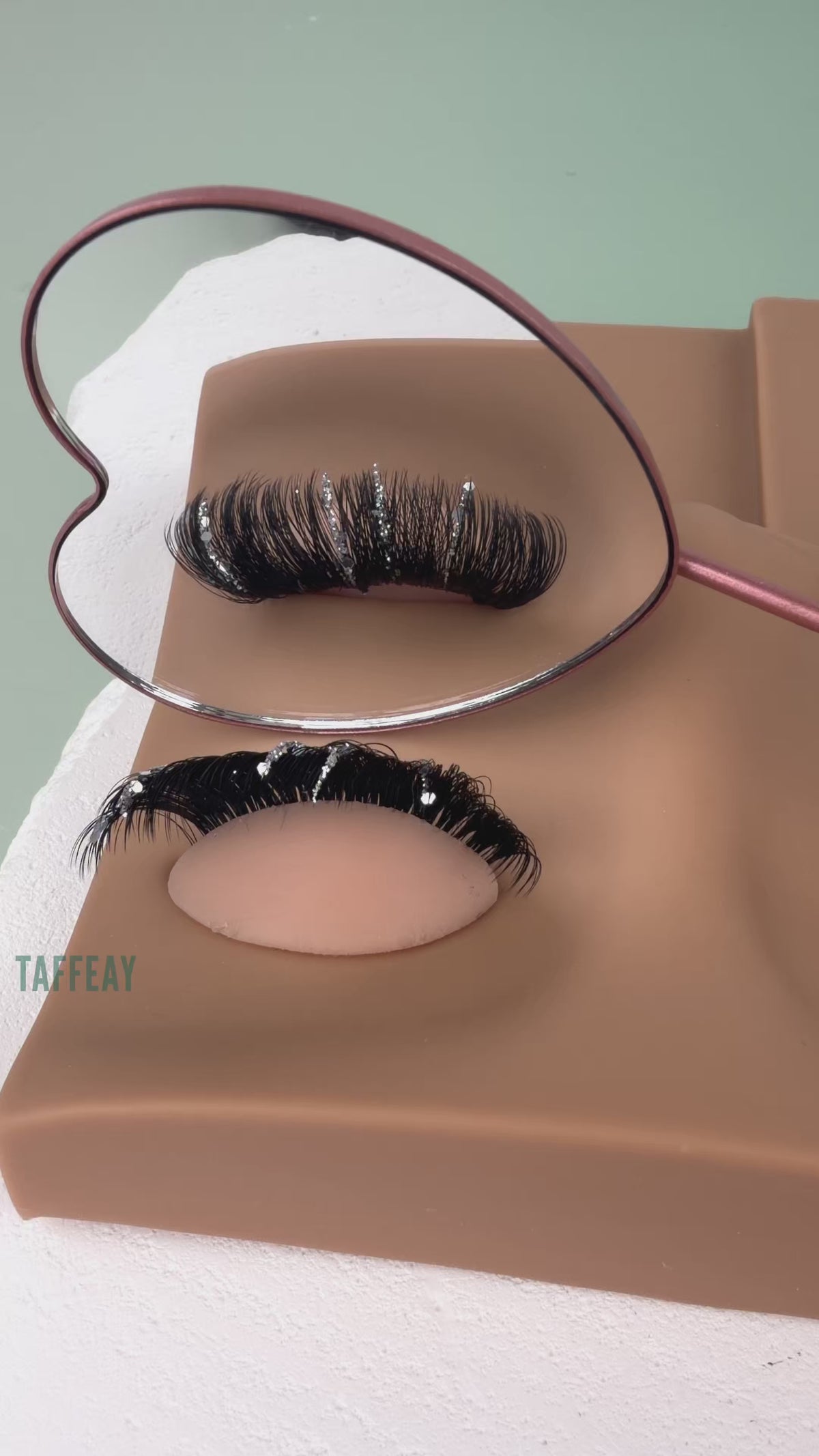 Heart-shaped Rotating Stainless Steel Lash Mirror